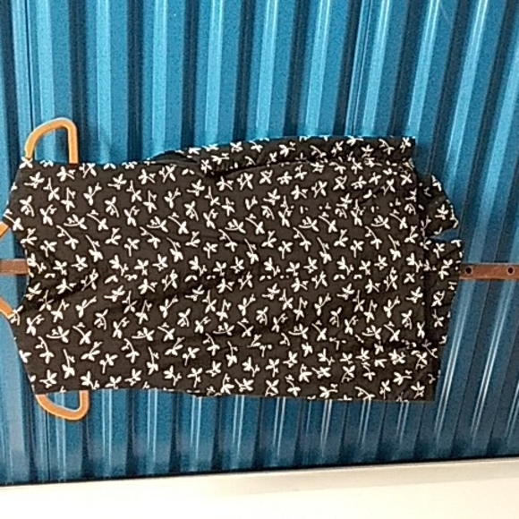 London Fog Sleeveless Button front Top - Picture 2 of 2